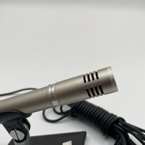Akai Microphone ACM-100 With Stand - Picture 3 of 6